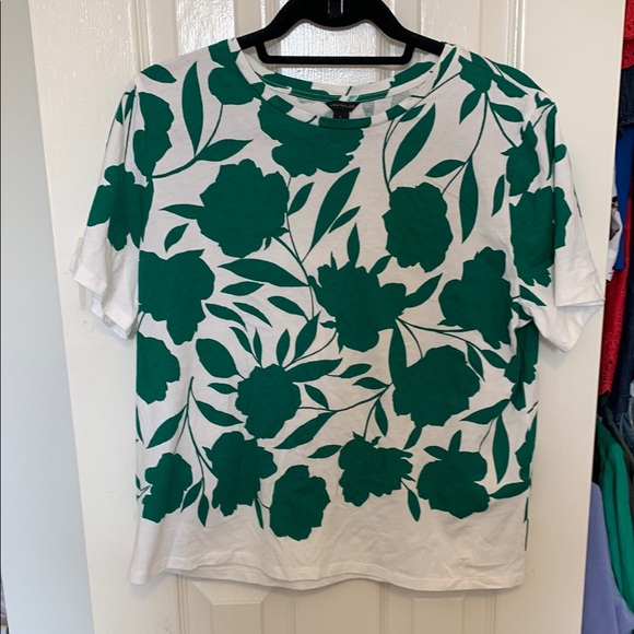 Ann Taylor Green Graphic Boxy Short Sleeve Tee - Picture 3 of 5